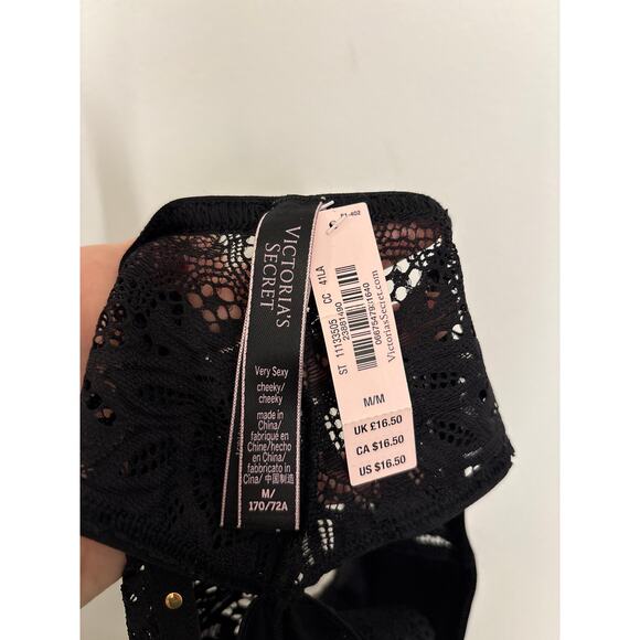 Victoria's Secret Cheeky Panty Womens Medium Black Very Sexy Lace Gold Stud NWT - Picture 3 of 5